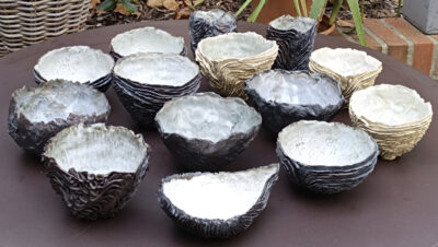 Bols, grès émaillé, H 9 à 12 cm, diamètre 13 à 16 cm