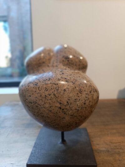 Fécondité, Granit, 18x14x12 cm