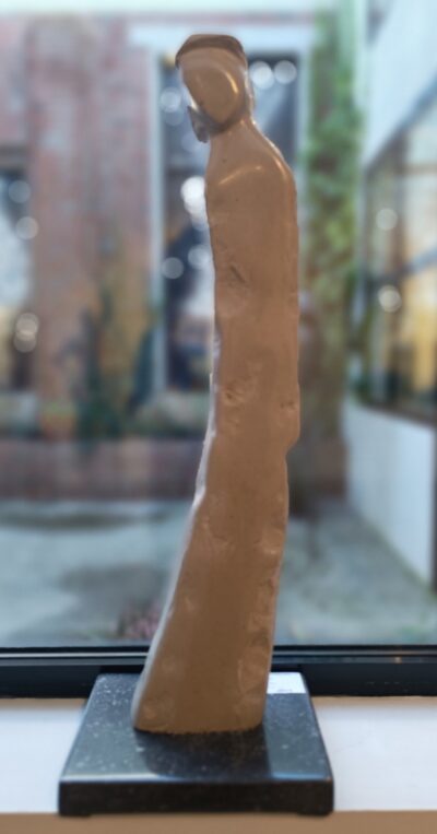 Homme debout, comblanchien, 63x12x4 cm