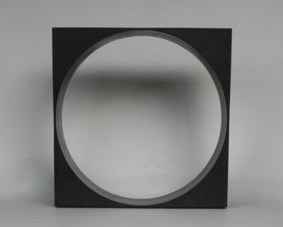 Console géométrie, Acier patiné 90x90x30