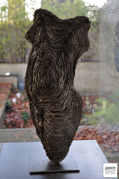 Grès, 68 x 15 x 15 cm