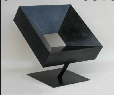 Fauteuil Cadre, acier patiné, H76x70x70 cm