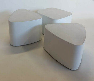 GALETS BLANCS, béton et acier thermolaqué, ensemble H33x100x100 cm