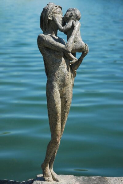 Grande femme à l'enfant, Bronze 1/1, 138x37x37 cm