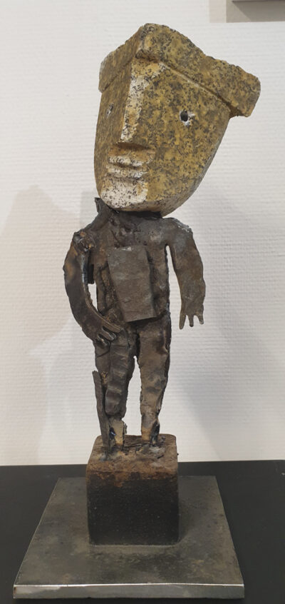 Miette, Assemblage métal et granit, 38,5x15,5x15,5 cm