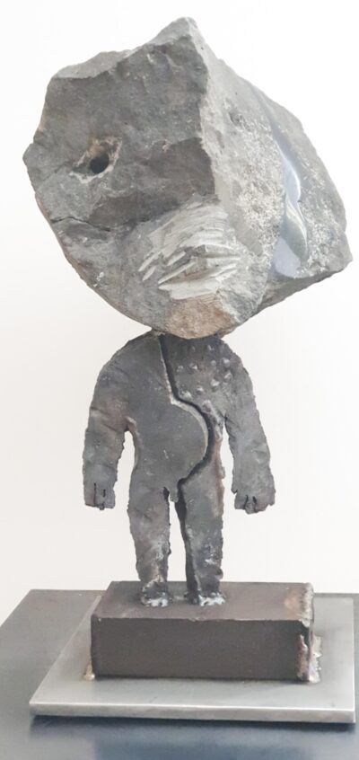 Brise, pierre et métal, H44