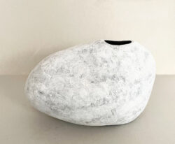 Grès noir engobe porcelaine, 27x43x25 cm