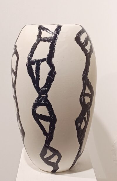 Céramique de Desvres et émaille, Hauteur 39 cm, diamètre 21 cm