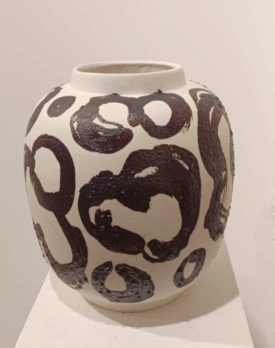 Céramique de Desvres et émaille, Hauteur 24 cm, diamètre 21 cm