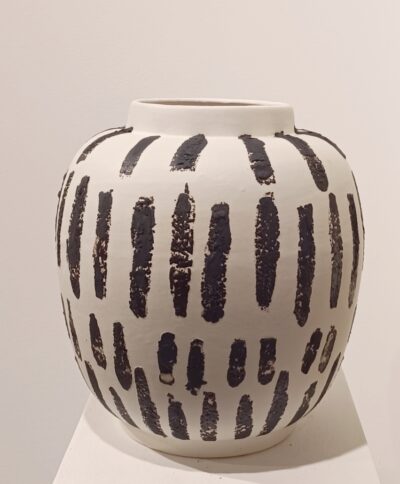 Céramique de Desvres et émaille, Hauteur 24 cm, diamètre 21 cm