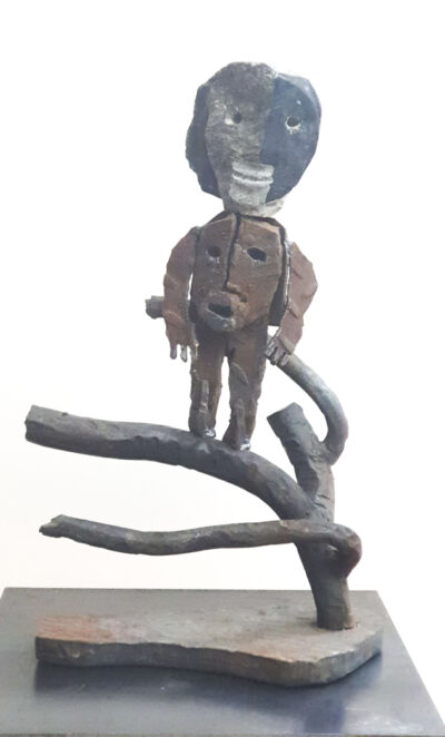 Sur son arbre, assemblage pierre et métal, H49