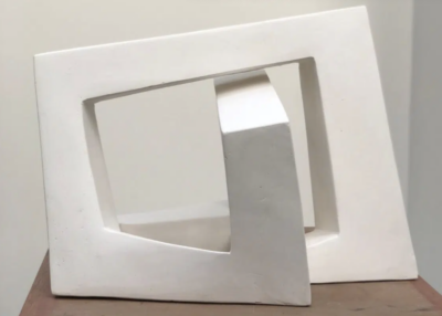 Arche, plâtre 2/8, 35 × 32 × 29 cm Delphine Brabant